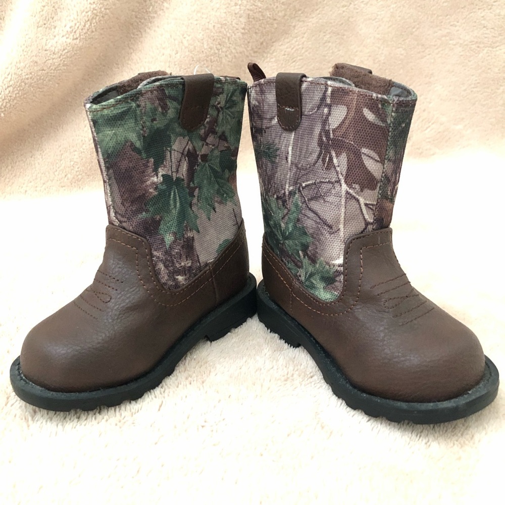 Camo / cowboy boots size 4 NEW